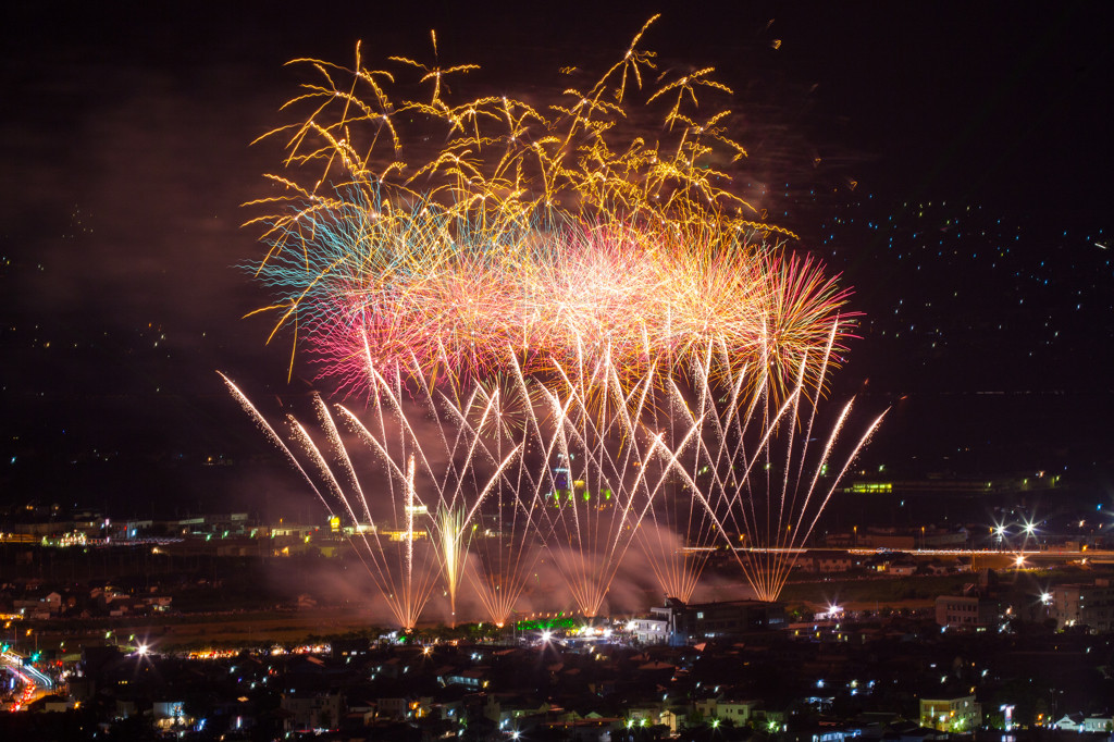 フルーツ狩りや花火大会、徒歩鵜(かちう)…魅力いっぱいの石和温泉郷3450648