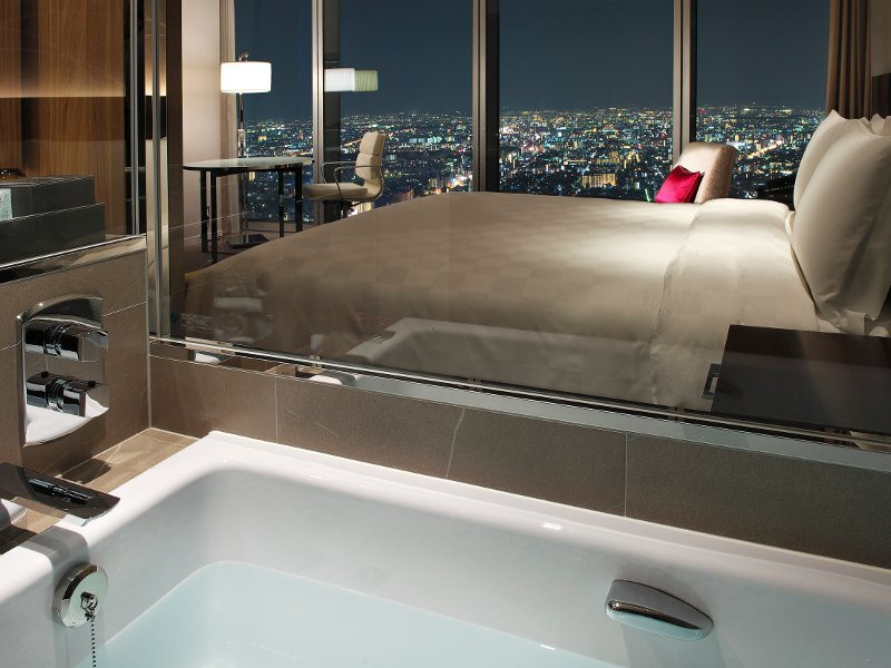 大阪の街を一望する天空のホテルで、ふたりきりの特別な時間を4289507