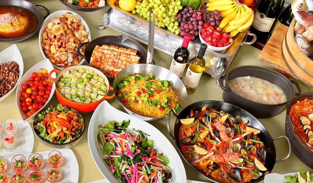 夕食ビュッフェイメージ① / 1