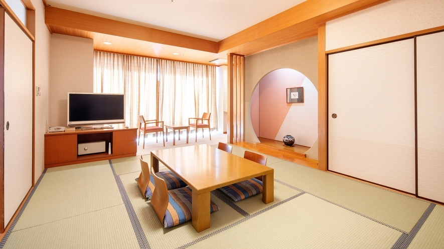 広めの和室でのんびり。子どもの温泉デビューにも◎4036716