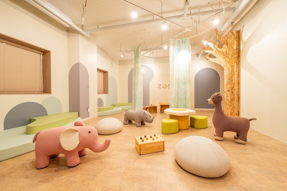 キッズスペースに駄菓子、ソフトクリーム！身軽な子連れ旅が叶うホテル4755518