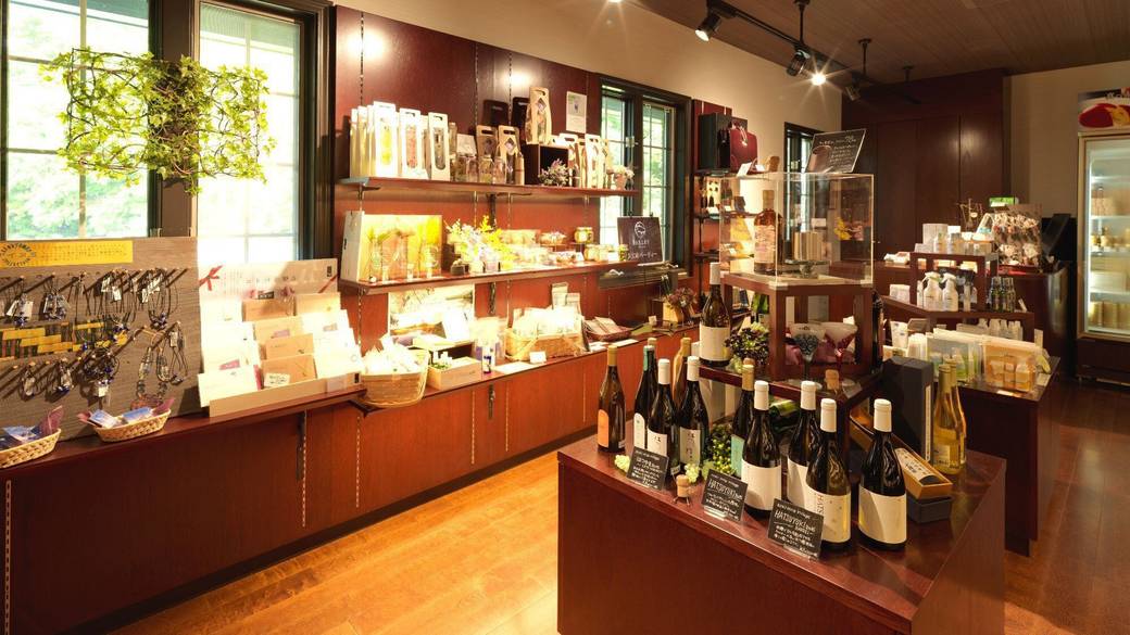 売店 ブティックニセウ / 2