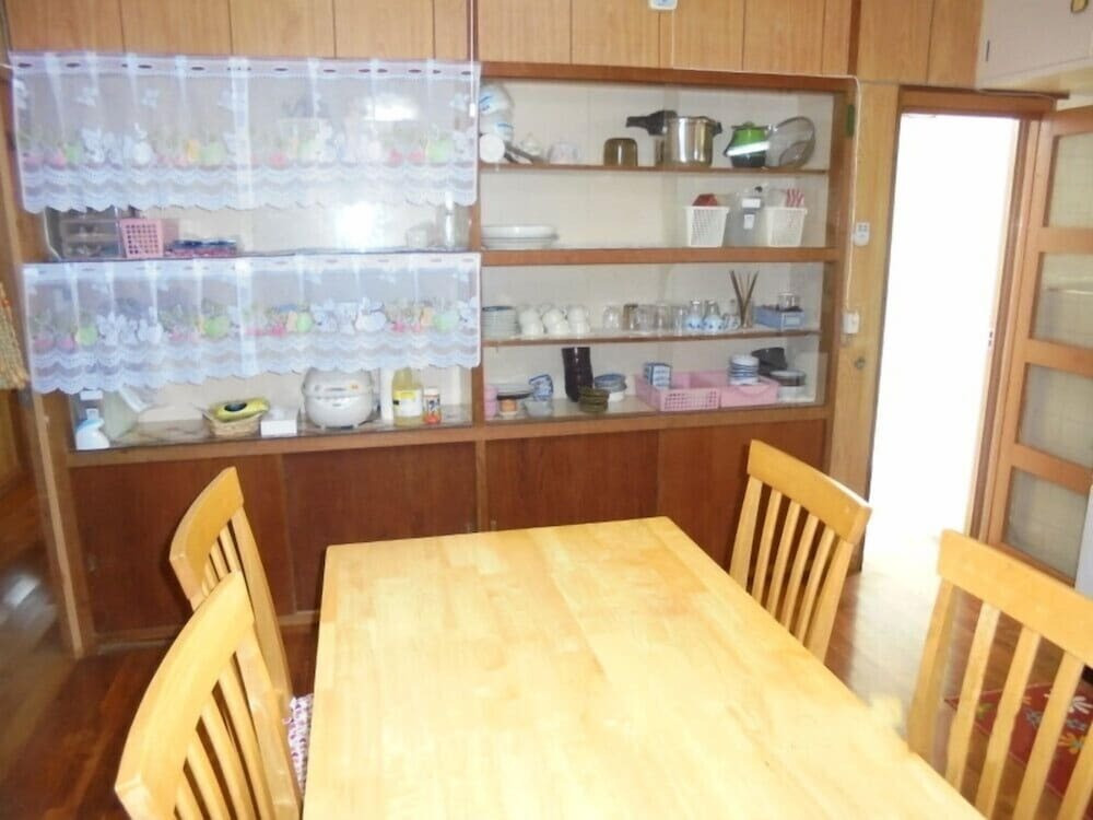 客室内のダイニングエリア