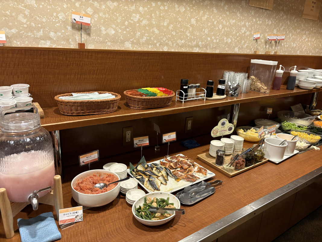 サラダや焼き魚