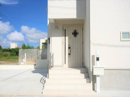 グランディオーソ沖縄ヴィラ 恩納1 / 2