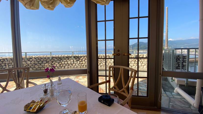 和洋から選べる朝食
優雅な朝時間 / 3