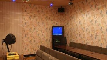 カラオケ ルーム / 11