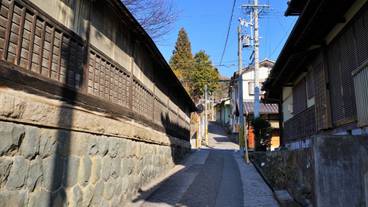 浅間温泉の石畳の路地 / 1