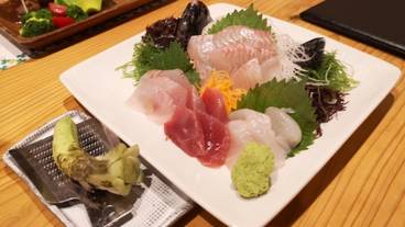 夕食／地魚のお刺身一例 / 3