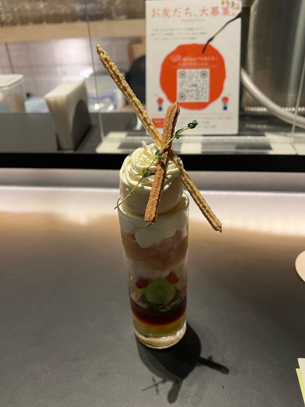 外食先でいただいたシメパフェ