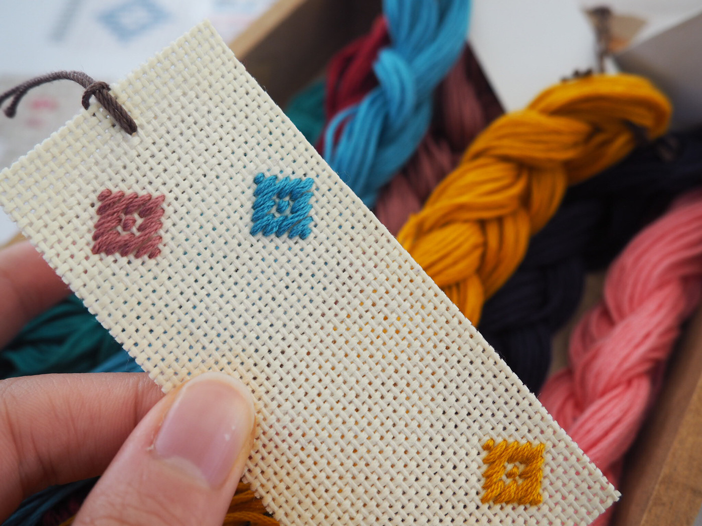 青森の伝統工芸こぎん刺しを体験しました。