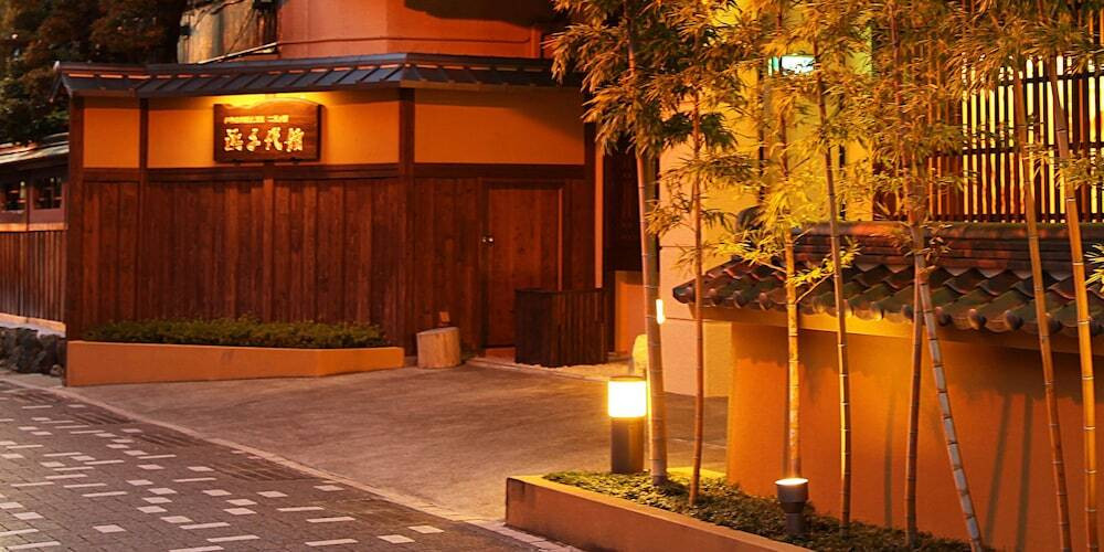 外観（夜）