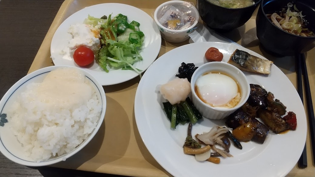 朝食バイキング