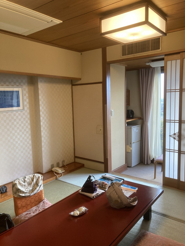 標準和室、入り口が狭いのとTVが小さいのが残念