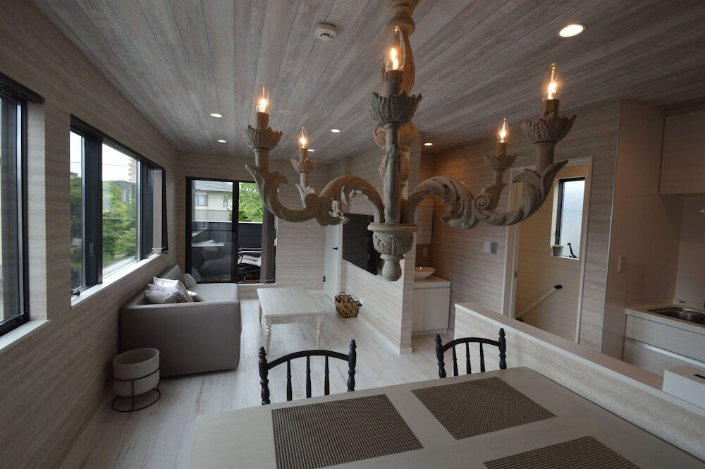 客室内のダイニングエリア