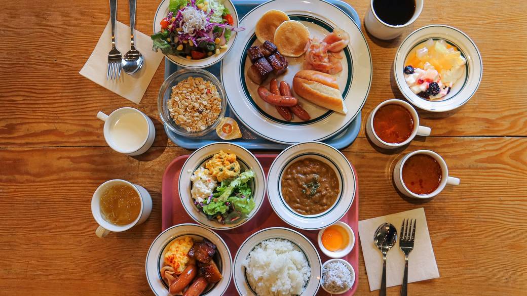 朝から元気に！
ホットドッグの朝食 / 2