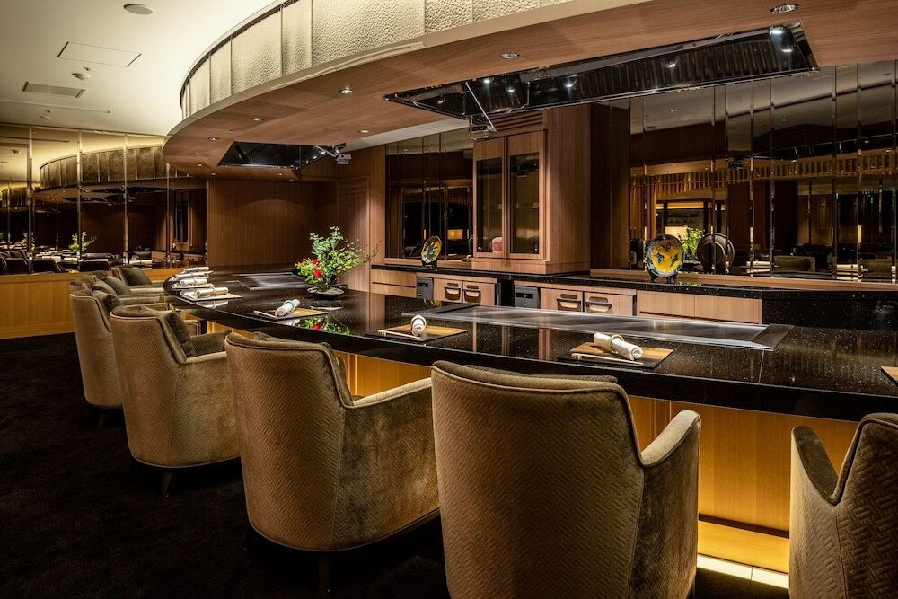 熱海の大海原を目の前に高級ホテルで上質な時間を過ごす3422148