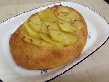 「麦ばたけ」料理 625273 じゃがいもとローズマリーのフォカッチャ
