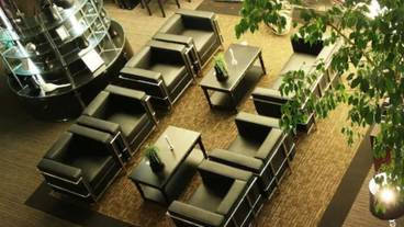 ロビー応接スペース / 3