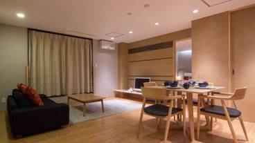 客室内のダイニングエリア / 13