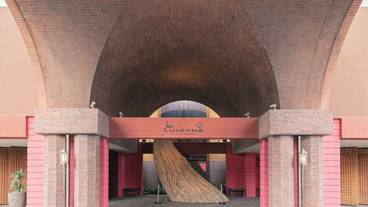 施設の入り口 / 18