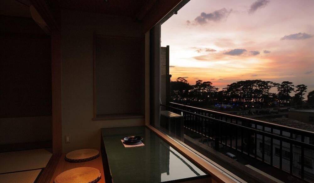 多彩な客室で
思い思いの滞在を / 5