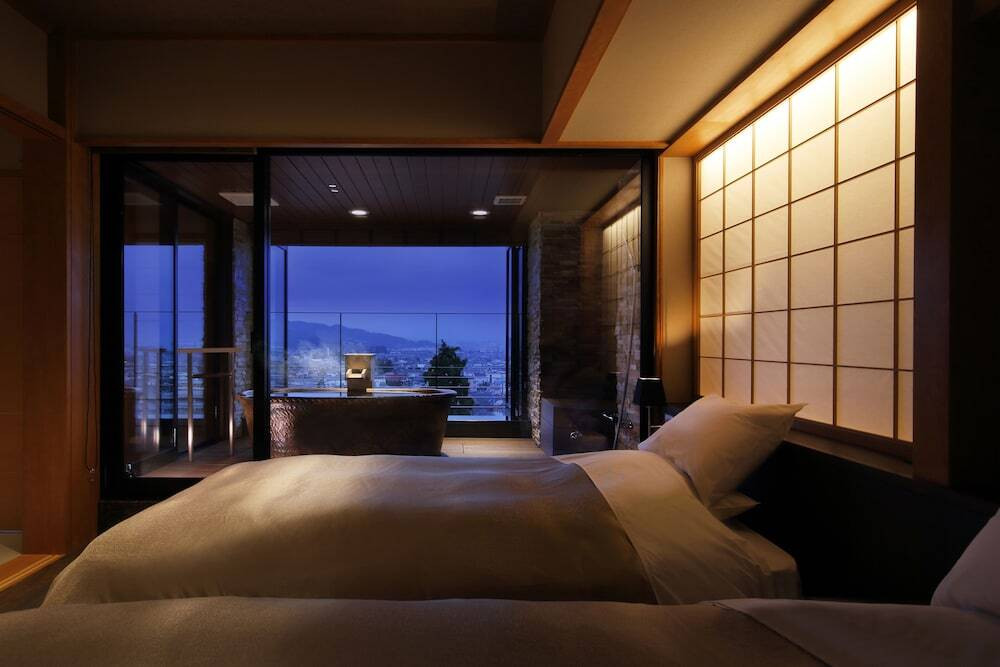 1. 絶景のロケーションにふたり包まれる「翔峰（しょうほう）」3733900