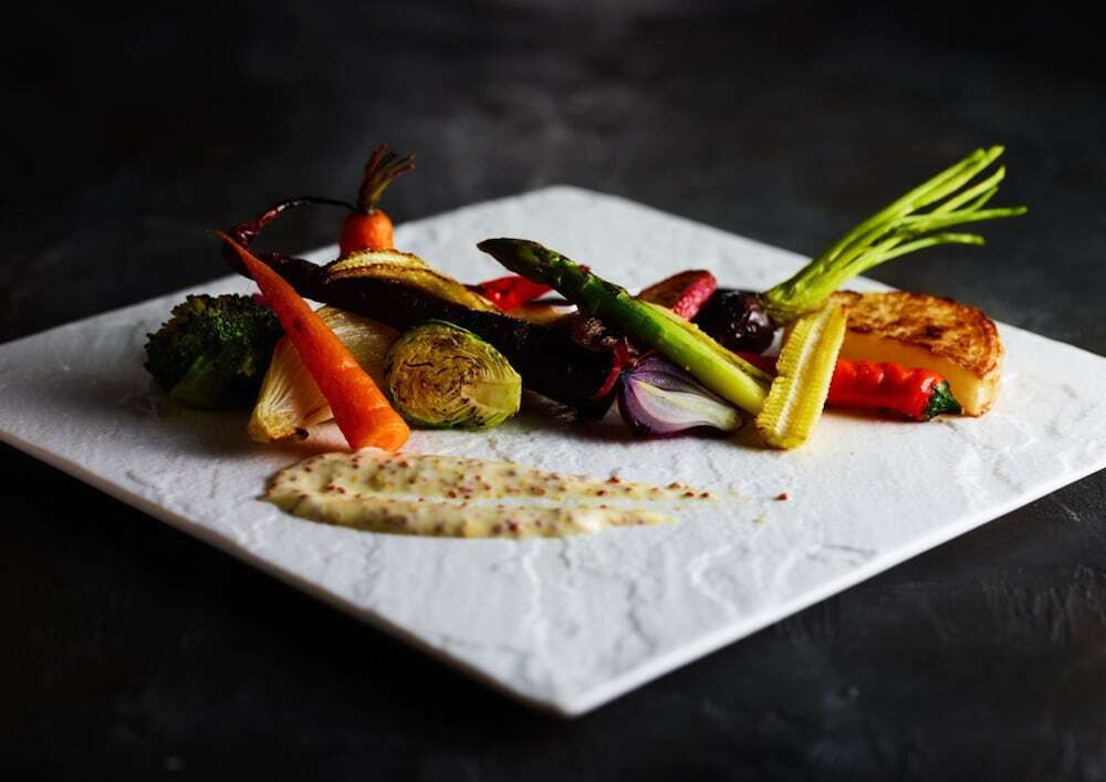 1F カフェ&バー リーベル　彩り野菜の高温石窯焼き