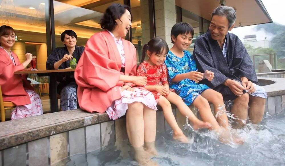 食後は足湯で
のんびり一休み / 2