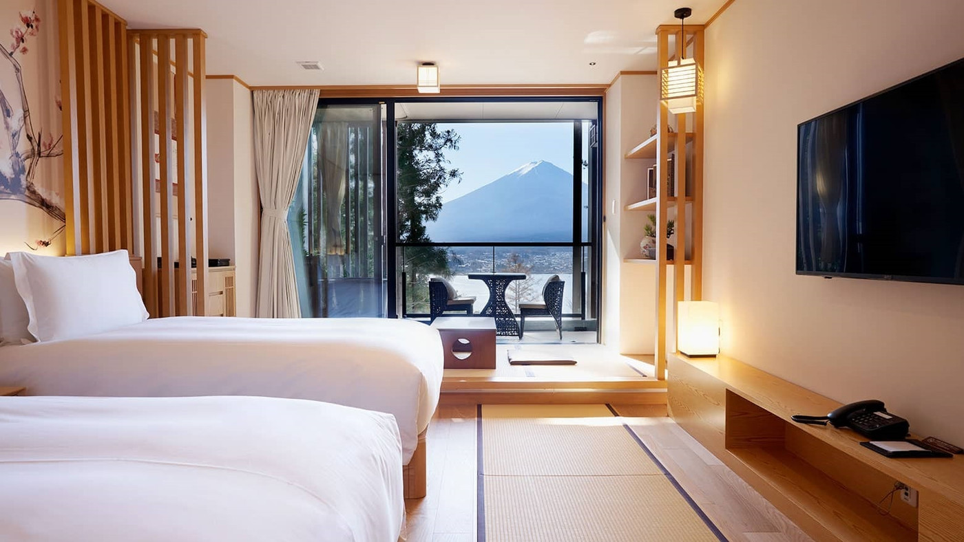 富士山の天然水が注がれる露天風呂付き客室で癒されて3346740