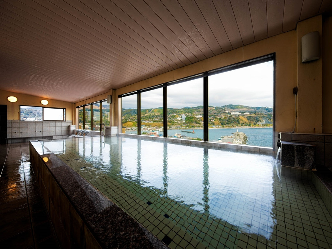 稲取赤尾ホテル(イナトリオンセン カシキリブロノヤド アカオホテル カイフウロウ) / 2