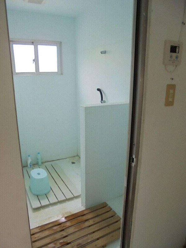 バスルームのシャワー