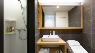 スーペリアニセコルーム (中階、シャワー付き、エアコンなし / 扇風機のみ) 禁煙