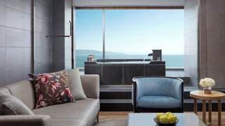 ジュニア スイート 1 ベッドルーム レイクビュー