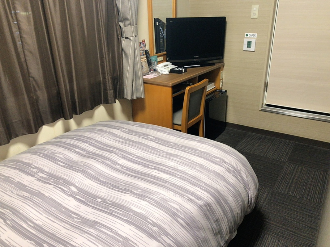 テーブル小さい