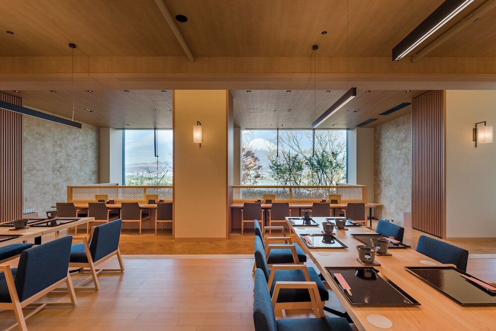 富士山の絶景とアウトレットのショッピングを満喫3413414