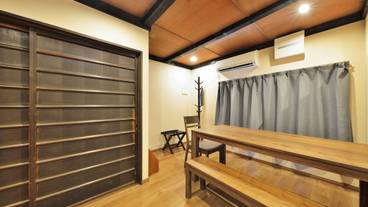 客室内のダイニングエリア / 9