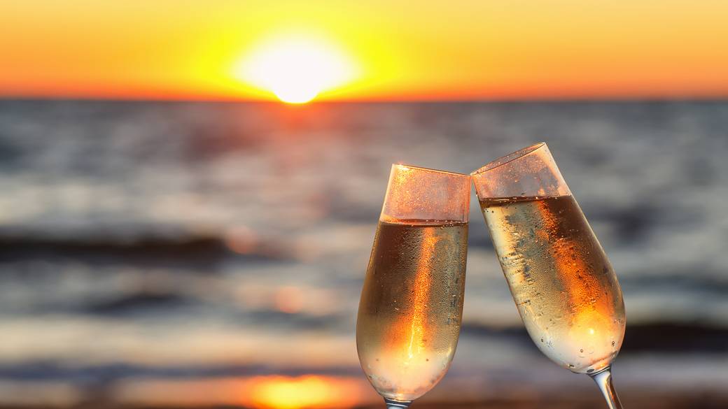 バー＆ラウンジで
美しい夕日に乾杯 / 1