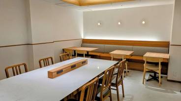 ロビーラウンジ / 8