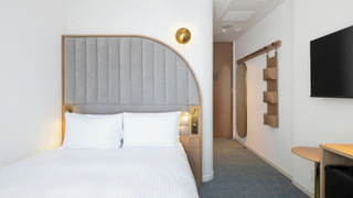 セミダブルルーム (シャワーブース完備)