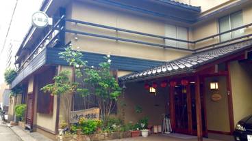 施設の入り口 / 26