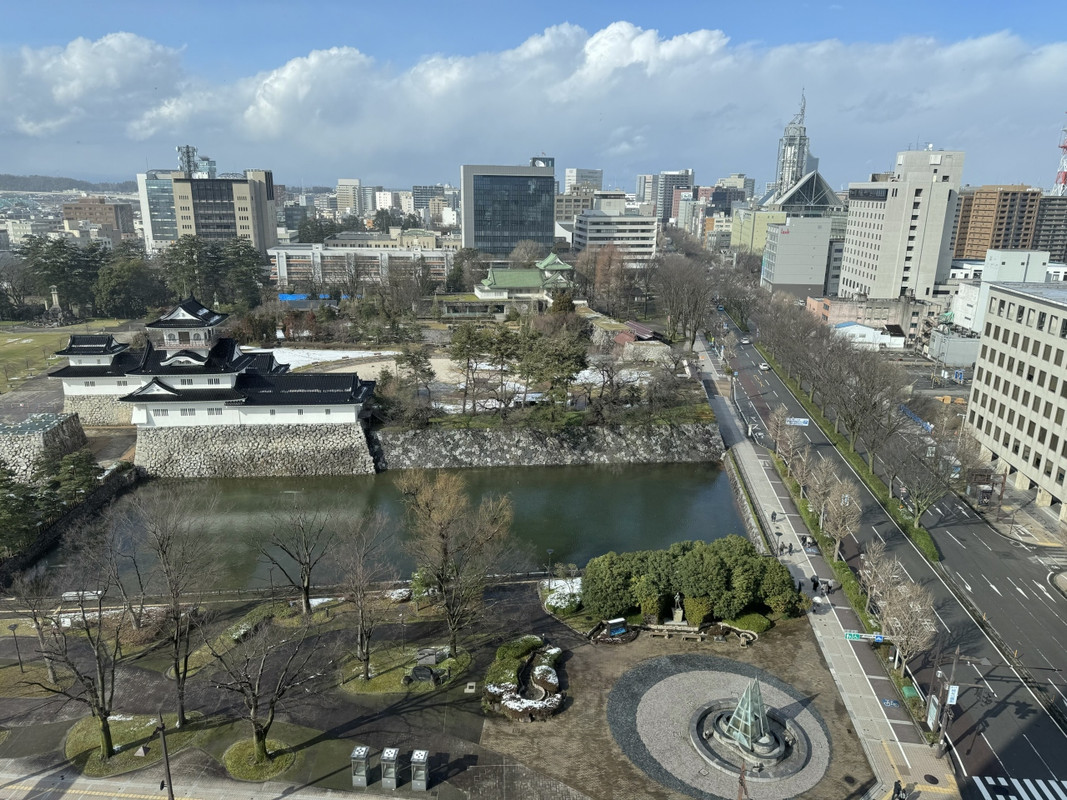 部屋から見える富山城