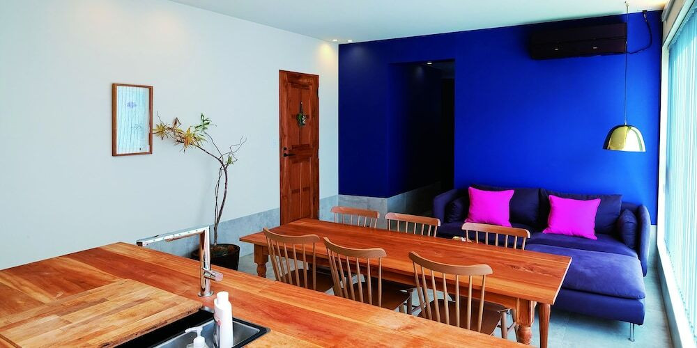 客室内のダイニングエリア