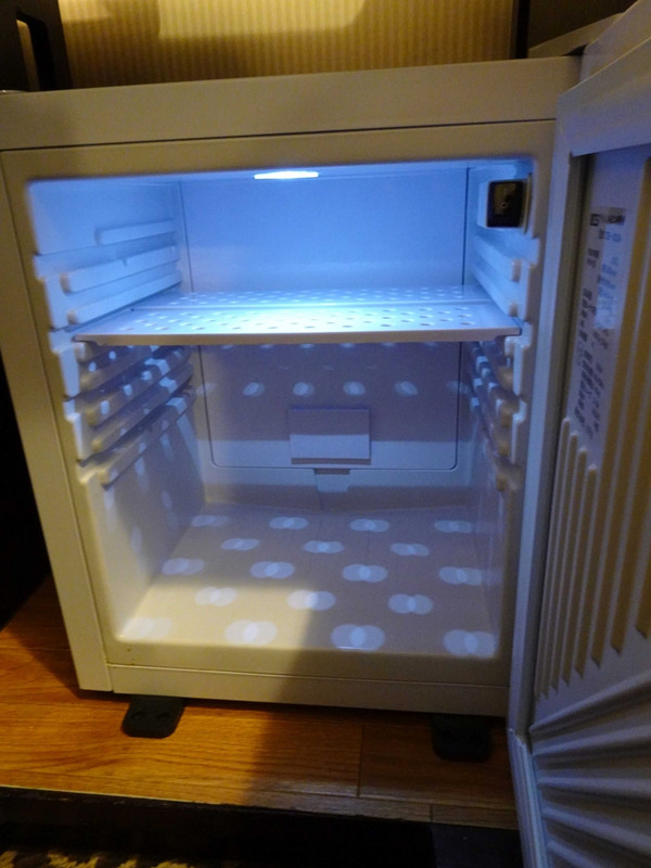 冷蔵庫は空です