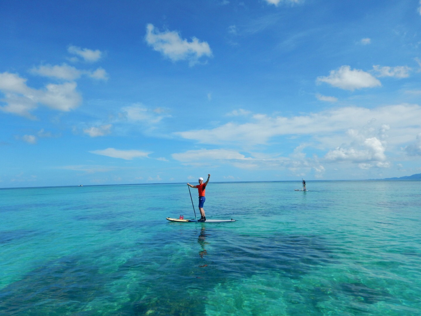 同期の友人と川平湾でSUP