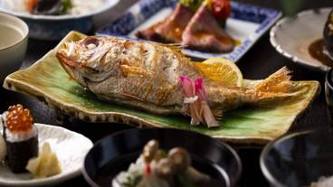 食事・飲み物 / 12