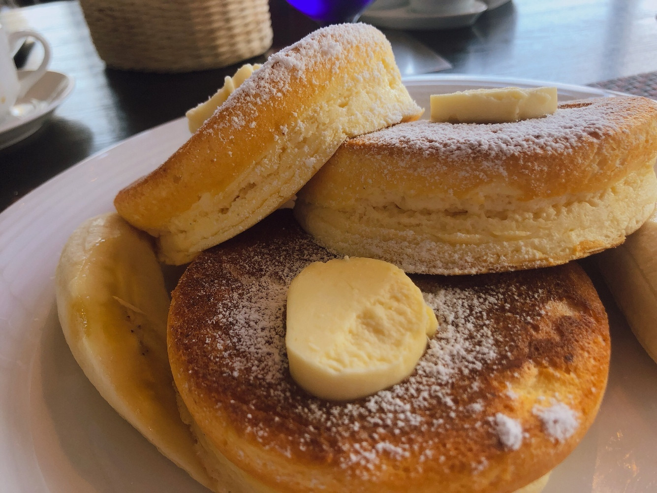 「下町DINING＆CAFE THE sea」 料理 118476319 ♦︎ニューオータニオリジナルパンケーキ〜バナナ添え〜 2,210円(税込み)