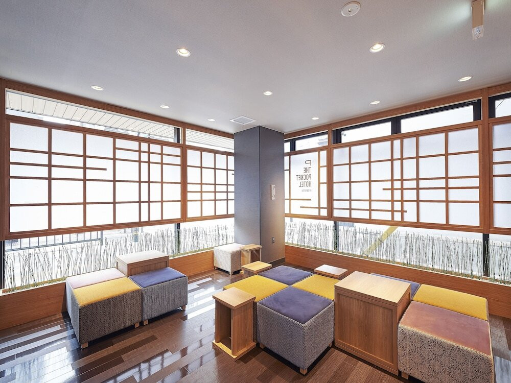 ロビーラウンジ