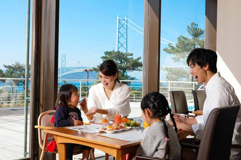 「明石海峡大橋」に近い絶景ホテル！子供用と幼児用のプールで夏を満喫♪3416813