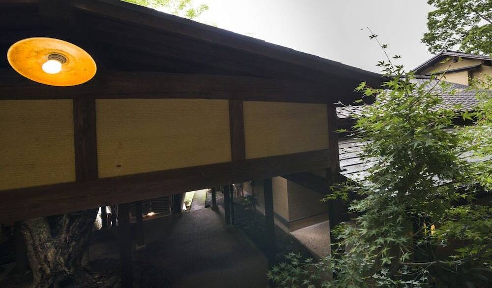 朝日をたっぷり浴びて
貸切風呂で朝の湯あみ / 2